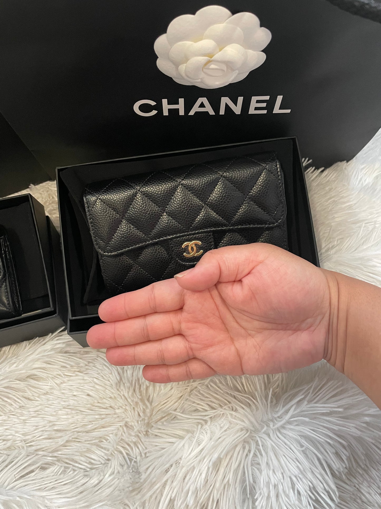 Medium flap wallet