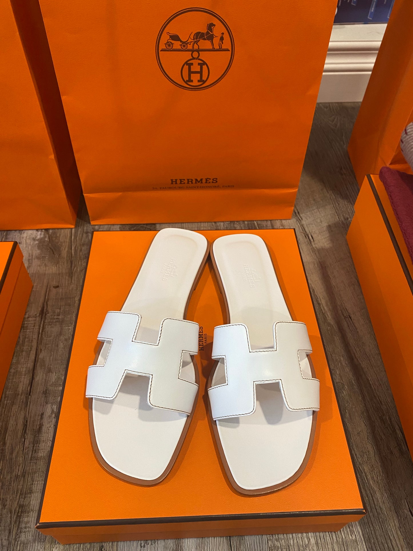 Oran sandal